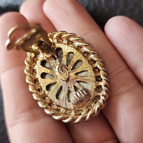 VTG Kenneth Jay Lane clip on earrings - Picture 8 of 9